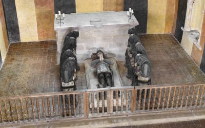 Visite vidéo du tombeau de Philippe Pot restauré, un des plus spectaculaires de la fin du Moyen Âge